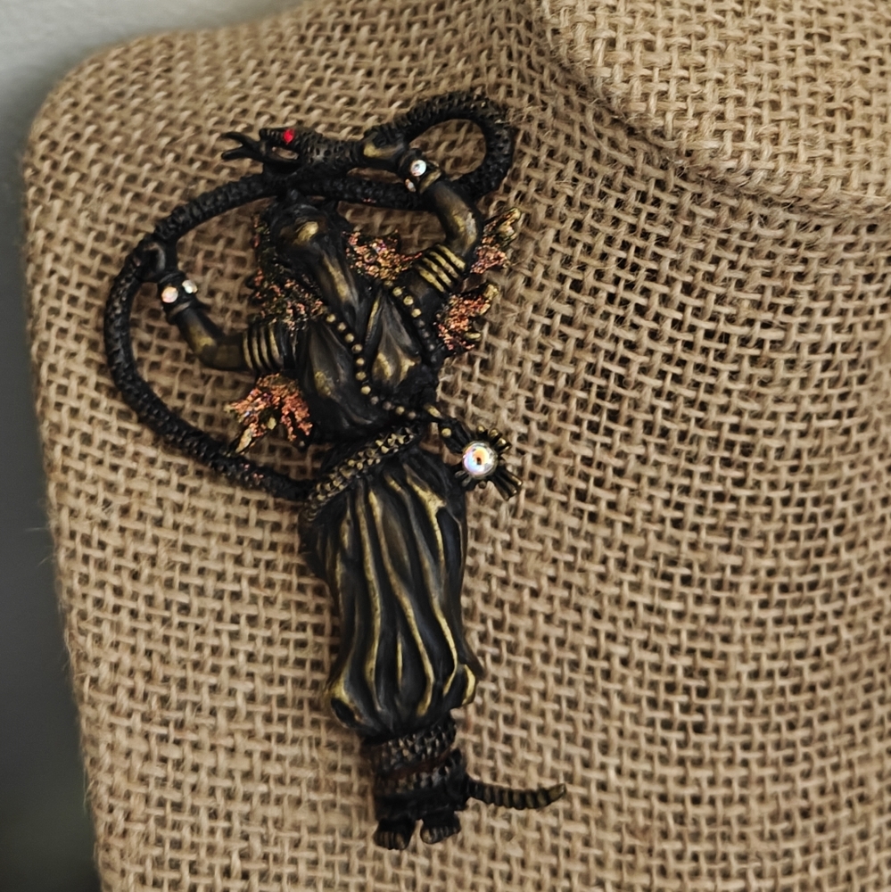 Vintage JJ Jonette Snake Charmer Lady Medusa Bronzed Brooch - Picture 2 of 10